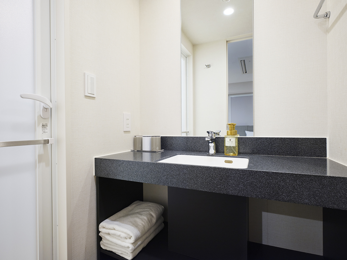 hotel MONday Premium 上野御徒町 ファミリールーム（バスルーム）