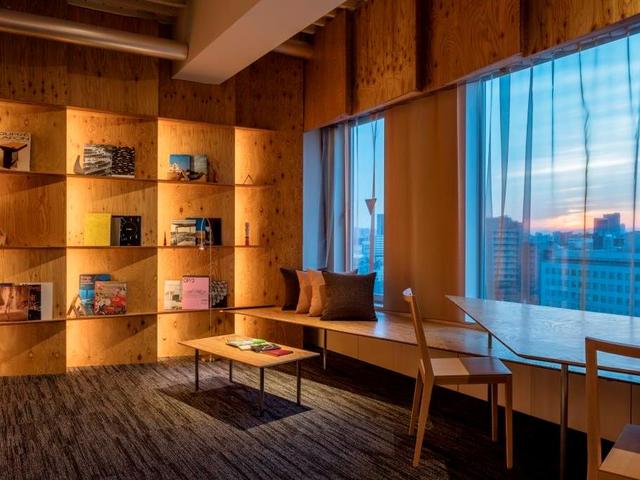 ONE@Tokyo Library Suite - Living area