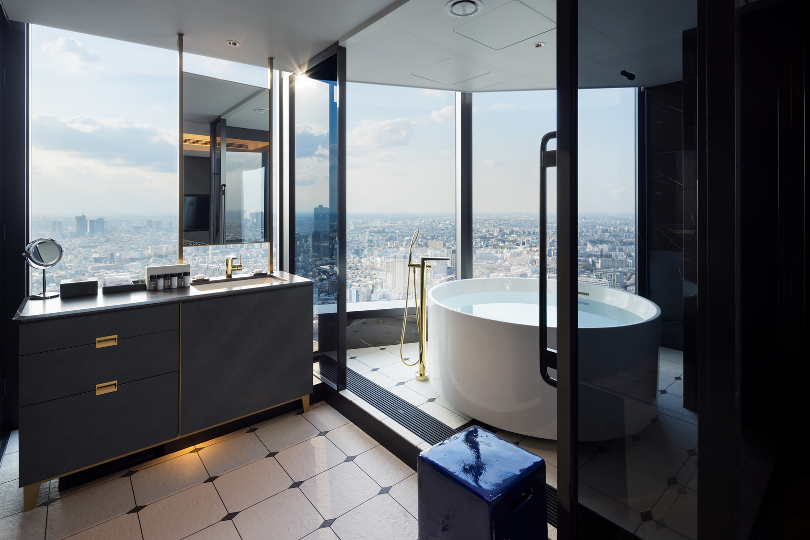 BELLUSTAR TOKYO A Pan Pacific Hotel Junior Corner Suite King