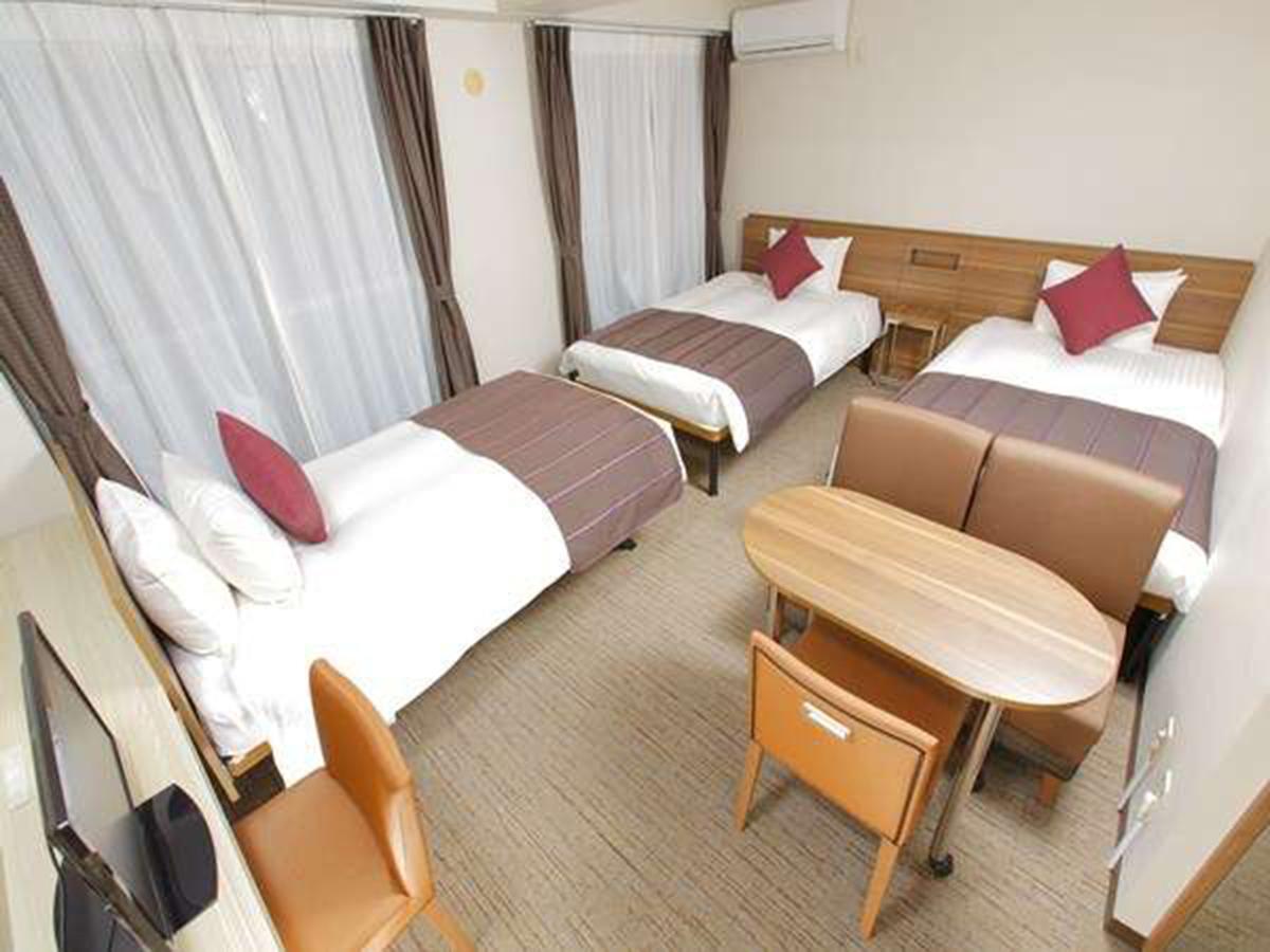 ホテルマイステイズ上野入谷口 デラックストリプルルームです。２４㎡のお部屋は広々として、ファミリーに最適☆