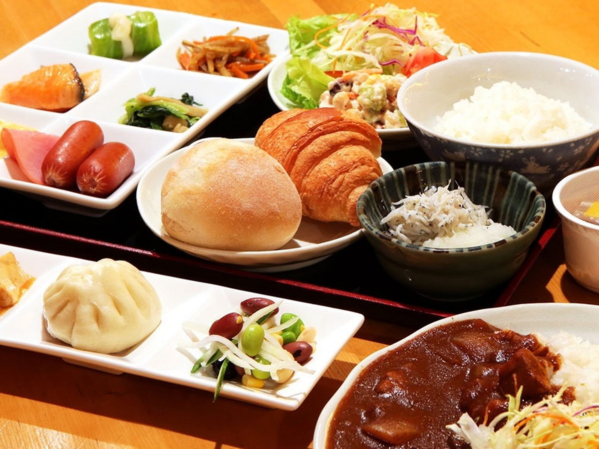 アパホテル〈東新宿駅前〉 【朝食付き】和・洋5種類のメインプレートから選べるハーフブッフェ●東新宿駅から徒歩1分