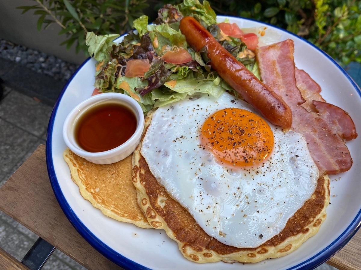 アパホテル〈日本橋 馬喰横山駅前〉 【朝食付き】ポキプレート、パンケーキなどから選ぶハワイアンな朝食で元気な一日を！朝7時から利用可！