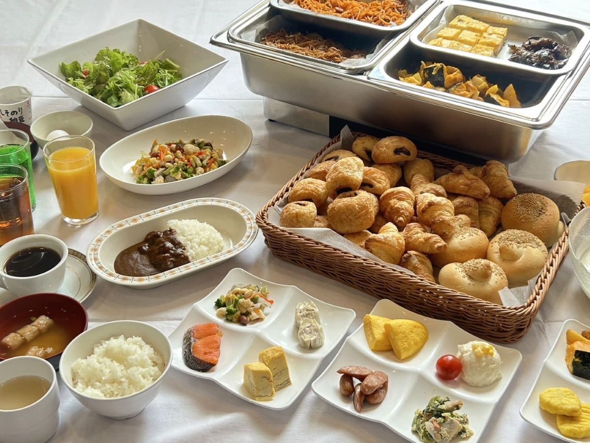 アパホテル〈八王子駅西〉 【朝食付き】人気の焼きたてパンや日替わりデザートなど彩り豊かな朝食ビュッフェ
