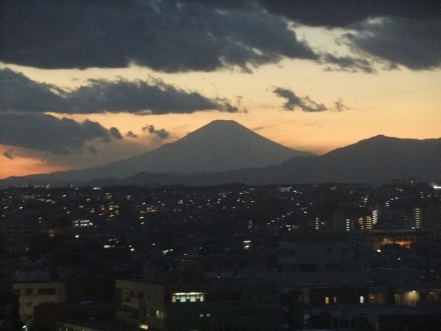 ニューオータニイン横浜プレミアム 【天気が良ければ世界遺産富士山ビュー】 桜木町駅1分、完全禁煙ホテルで過ごす、気持ちのよい横浜ステイ！