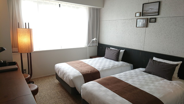 川崎キングスカイフロント東急REIホテル スーペリアツイン
24.3㎡
110㎝×195㎝×2台