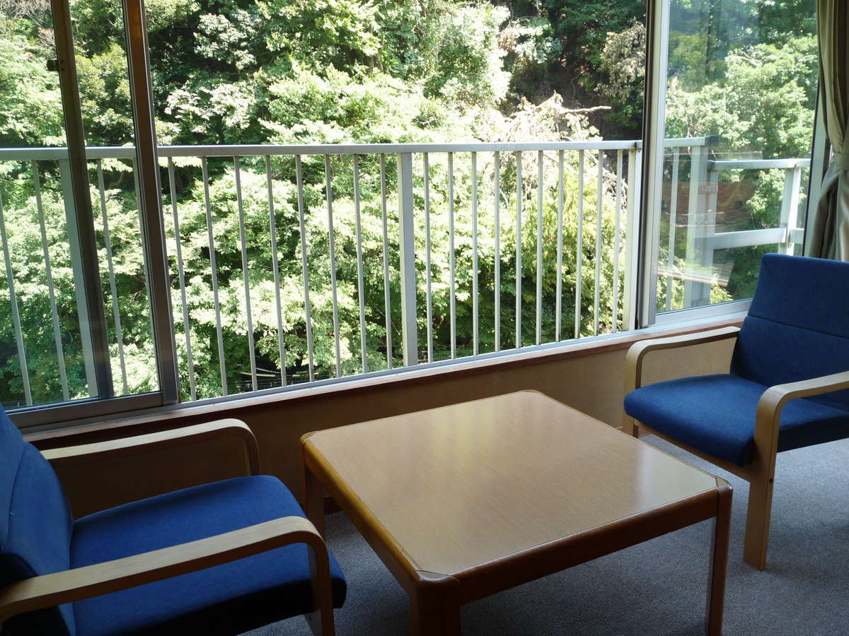 箱根パークス吉野 東館和室／山側の客室からの眺望一例。眺望は部屋により異...