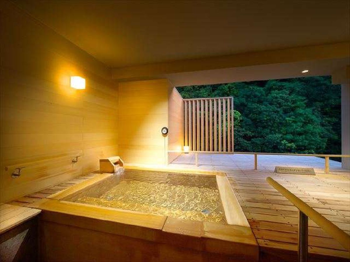 箱根パークス吉野 【貸切温泉露天風呂１回ご利用無料】バリアフリータイプ客室プラン◎ご家族旅行も応援♪ 一泊二食
