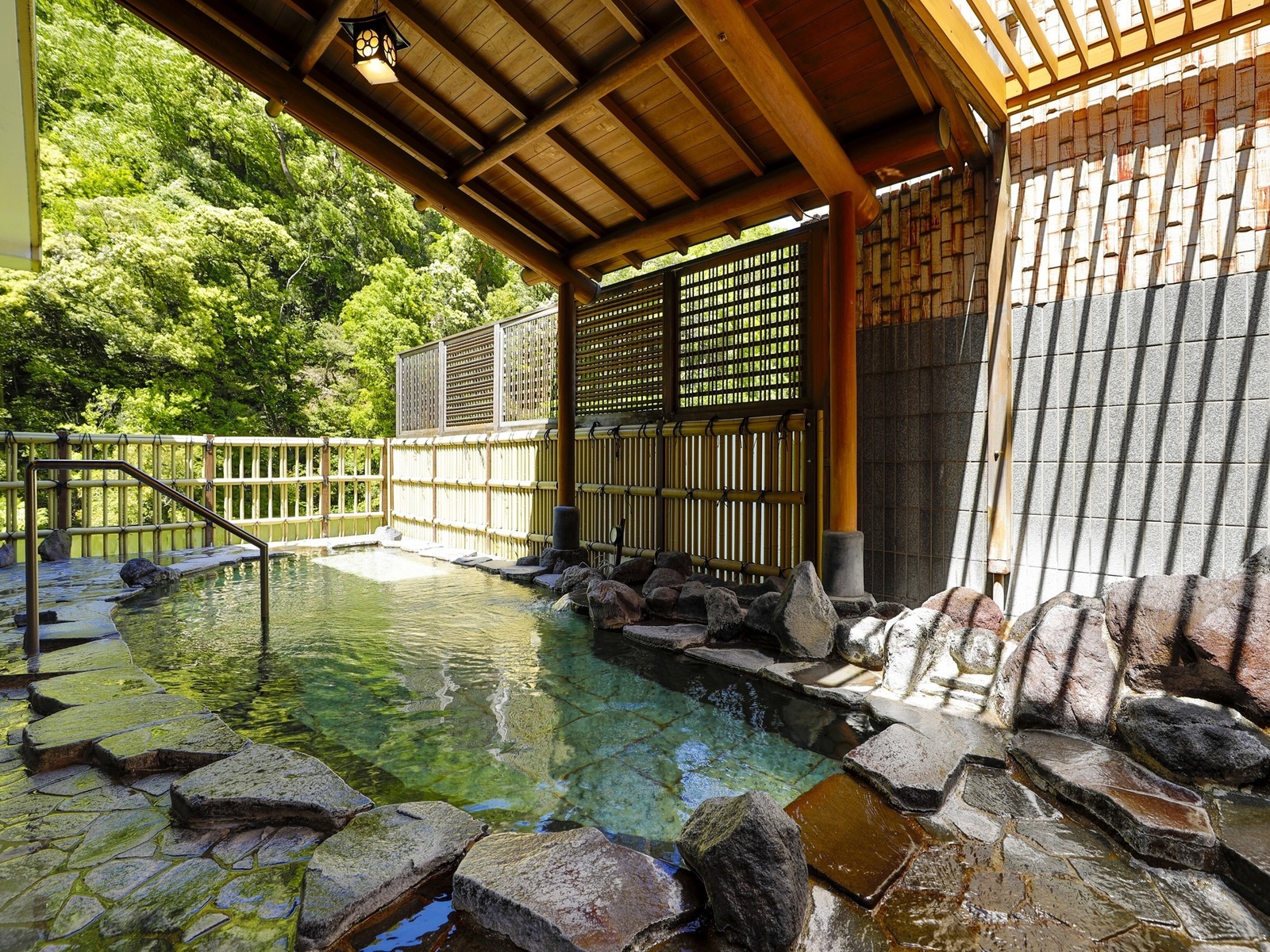 箱根パークス吉野 【素泊まり】 チェックインは23時迄OK！お肌を優しくいたわる箱根の名湯は深夜2時までご利用頂けます♪