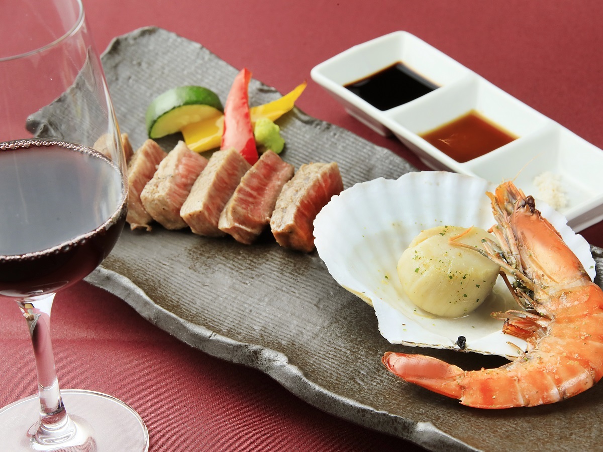 別邸今宵 【春旅セール】最大20％OFF／特別な日の大人のご褒美を限定価格で＜特別会席●月の華＞