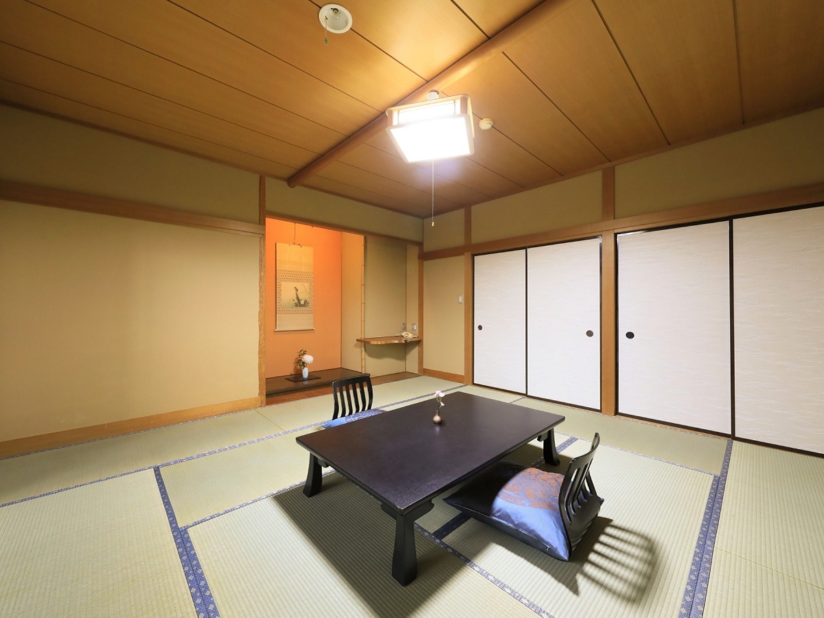 ゆがわら風雅 バス付き和室10畳◆純和室でのんびりお寛ぎいただけます