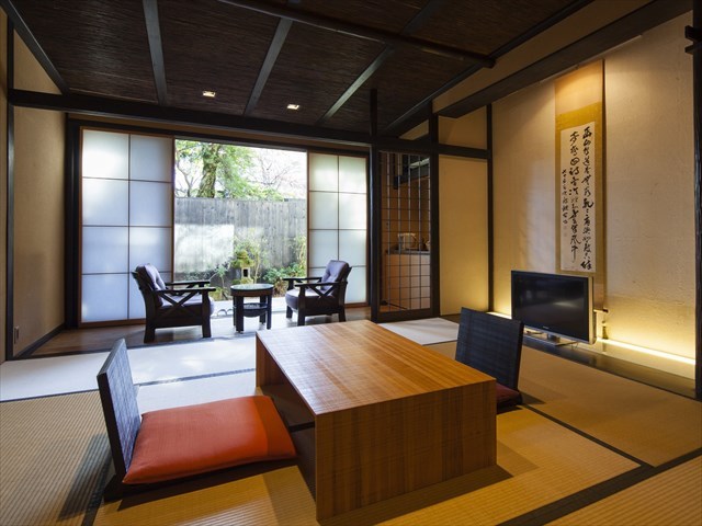 松坂屋本店 客室の一例（芦笛）