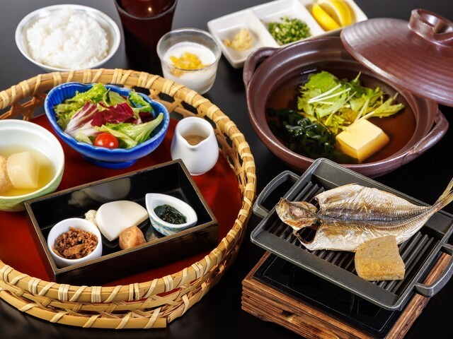 箱根小涌園　三河屋旅館 【本館・和室ツイン（バスなし）】根の自然と歴史に触れる自家源泉の湯宿♪1泊2食付きステイプラン