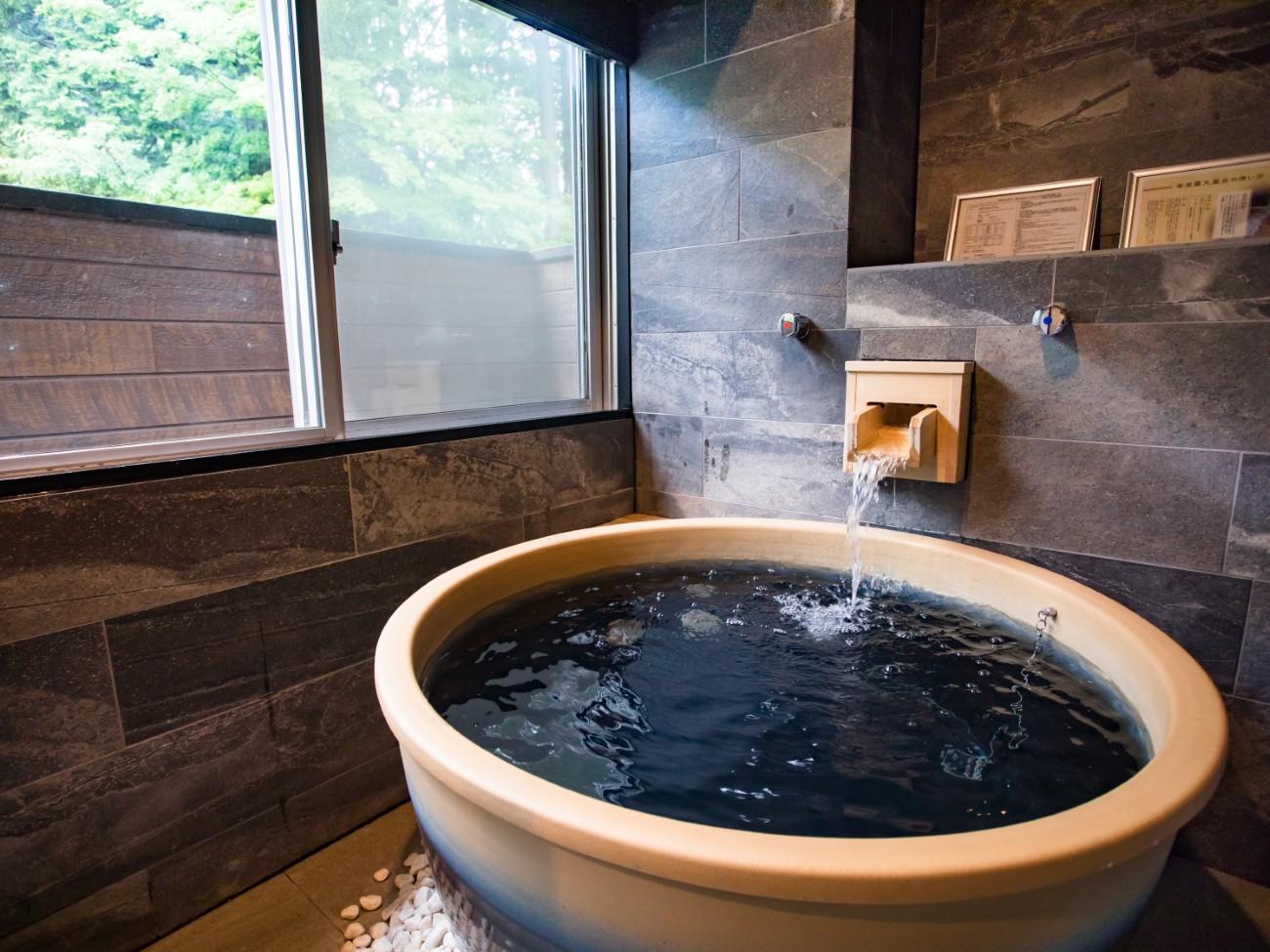 リブマックスリゾート箱根芦ノ湖 【洋モダンスイート和洋室】40平米　信楽焼露天風呂　禁煙