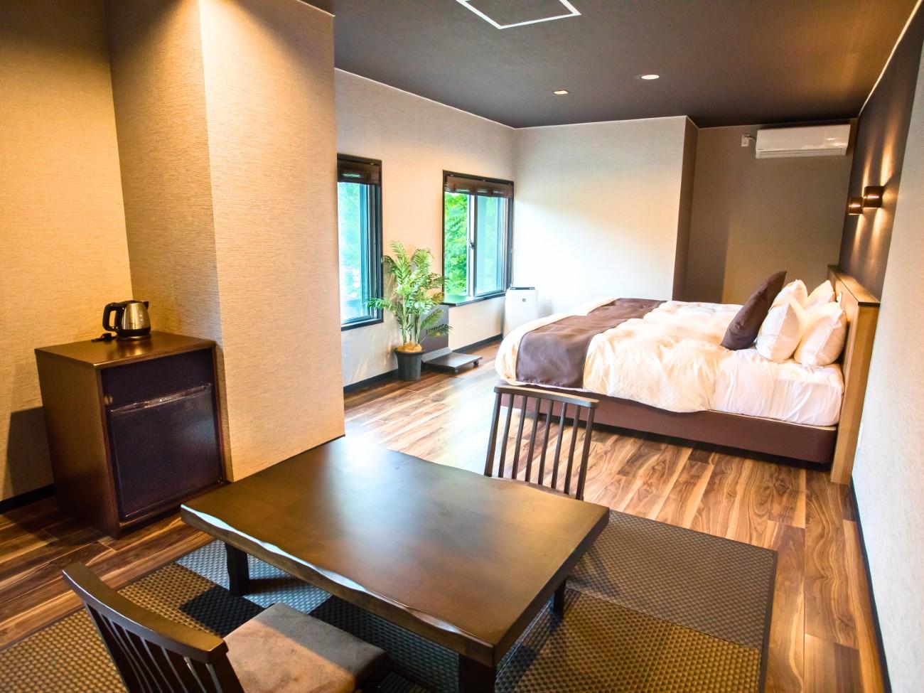 リブマックスリゾート箱根芦ノ湖 【洋モダンJrスイート和洋室】35平米　信楽焼露天風呂　禁煙