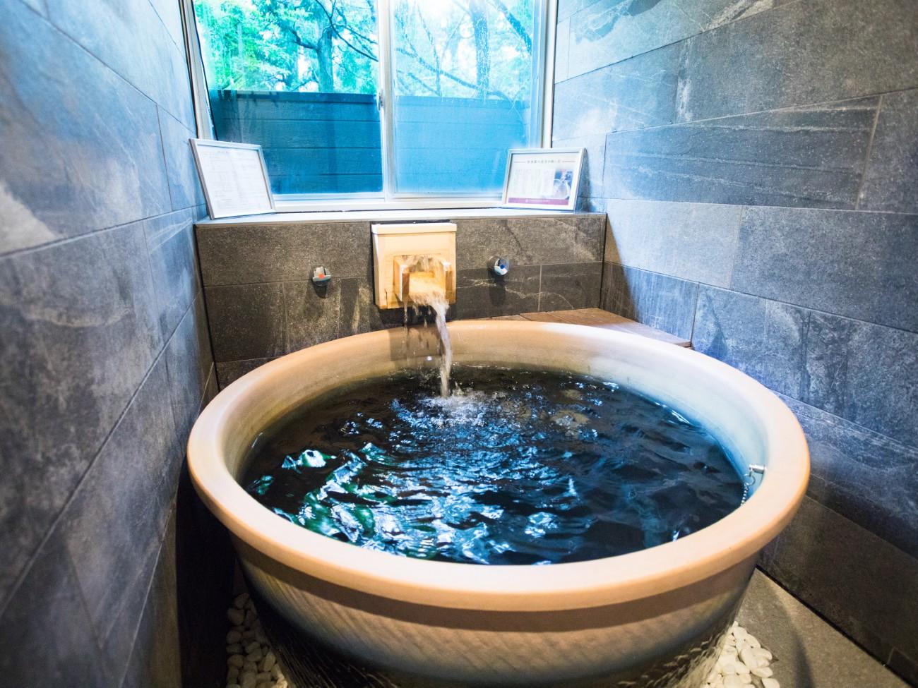 リブマックスリゾート箱根芦ノ湖 【洋モダンスーペリア洋室】30平米　信楽焼露天風呂　禁煙　