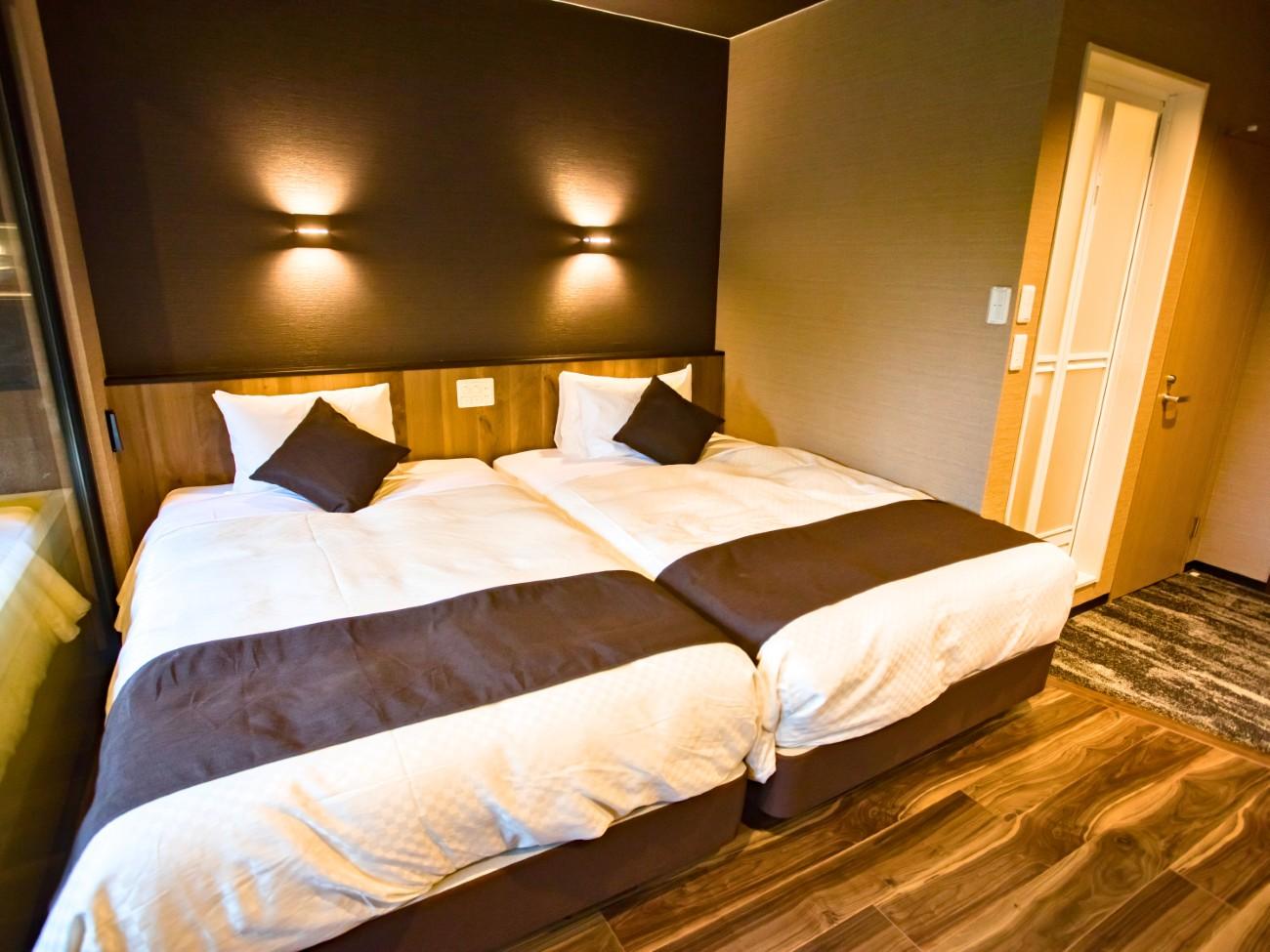 リブマックスリゾート箱根芦ノ湖 【洋モダン洋室】23平米　檜露天風呂