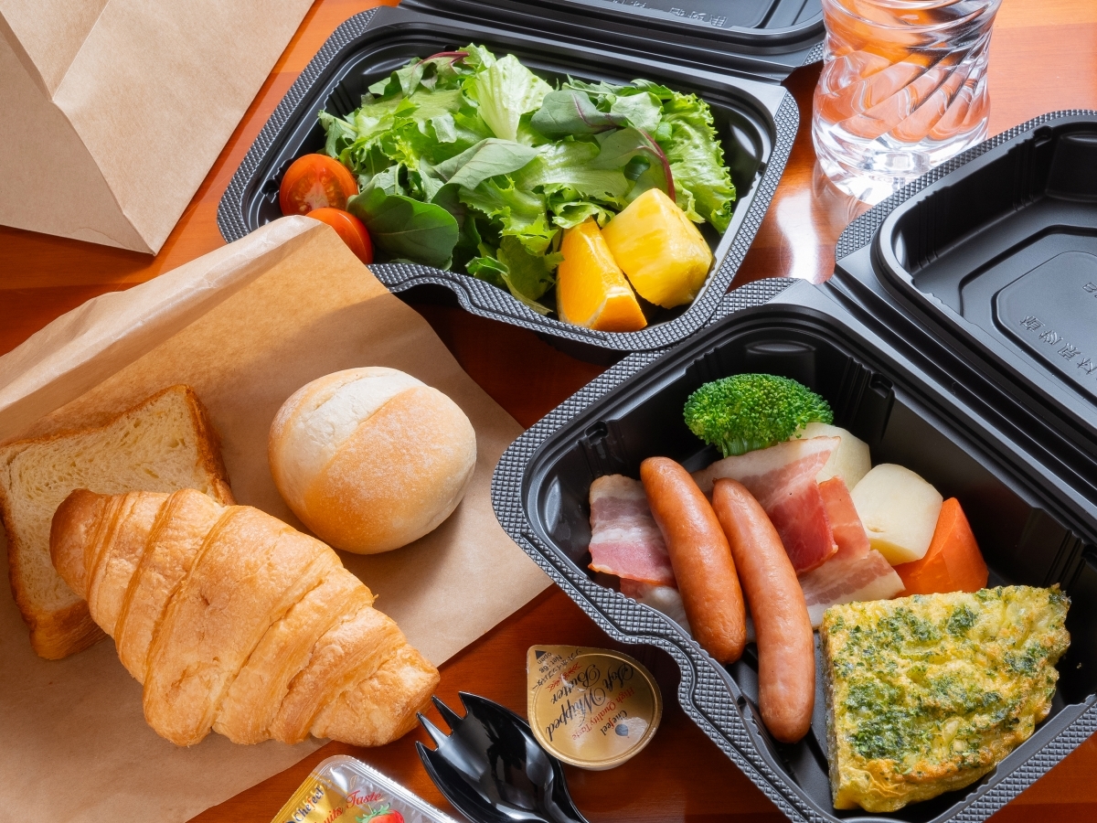 江の島ホテル  【お部屋へ朝食をお届け】パンとたっぷり野菜の洋食または和食の優しい彩りと味わい｜選べる朝食BOX付