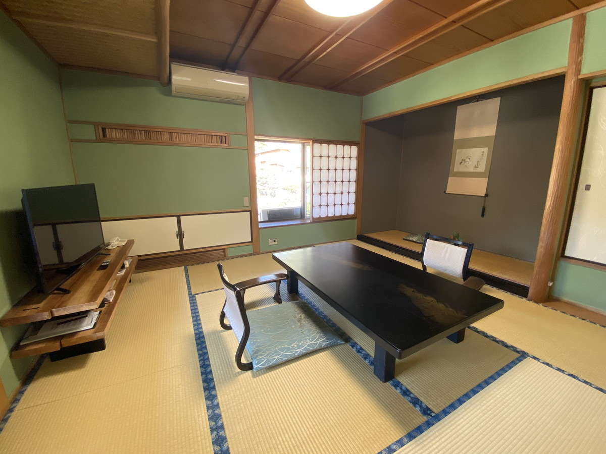 若松　箱根湯河原 数奇屋造り次の間付和室（8畳+6畳）