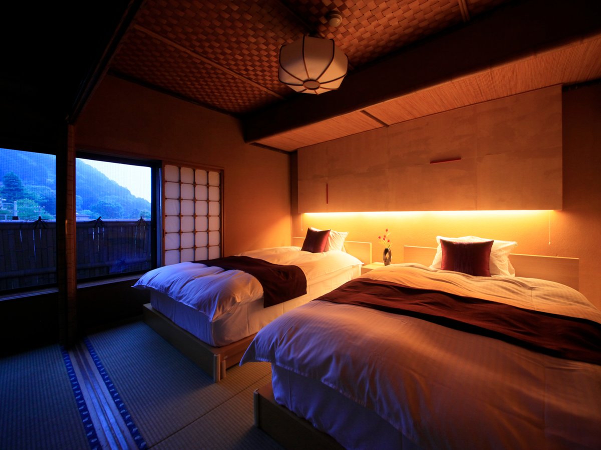 若松　箱根湯河原 数奇屋造りベッド付和室（8畳+6畳）