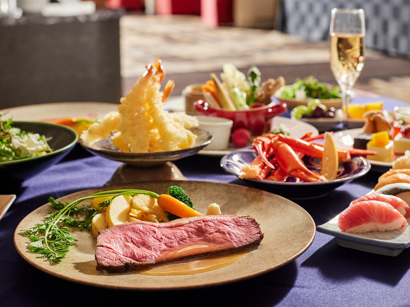 NASPAニューオータニ リフト乗り放題！ 伝統のローストビーフ＆蟹・握り寿司が食べ放題＜ビュッフェ＞