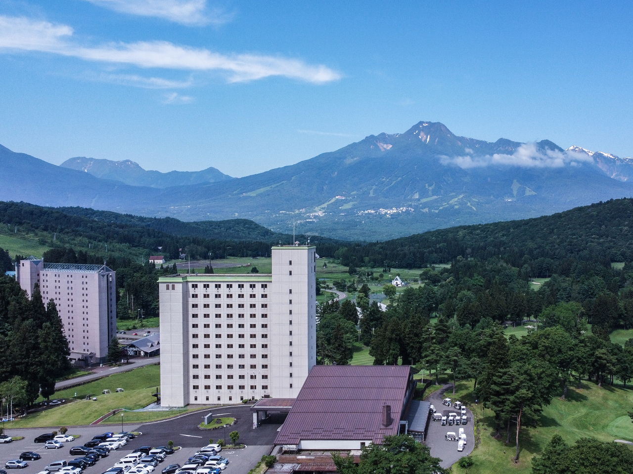 アパホテル＆リゾート〈上越妙高〉 【素泊まり】1人旅歓迎　ビジネスやゴルフ・登山・ツーリングにも最適（温泉満喫）