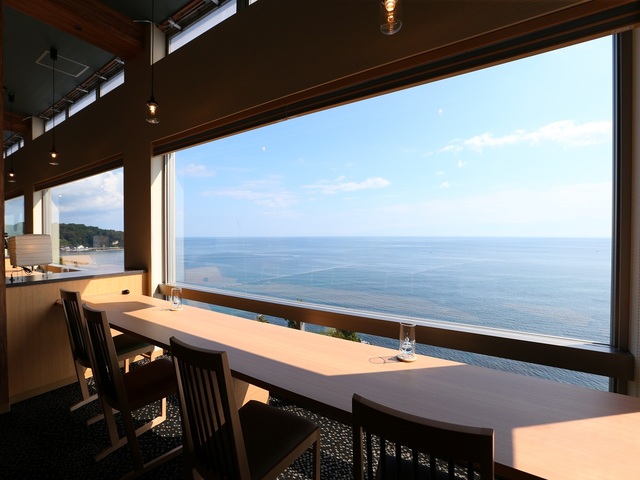 氷見温泉郷　くつろぎの宿うみあかり 【ダイニング海】【スタンダード】海一望のダイニング海でひみ基本会席プラン【行きたい、食べたい、日本海】