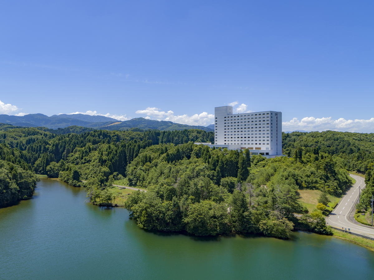 メルキュール富山砺波リゾート＆スパ 【早期割3日前】砺波平野を見下ろす高台で北陸の旅にやすらぎ＜素泊まり・ラウンジ特典付＞