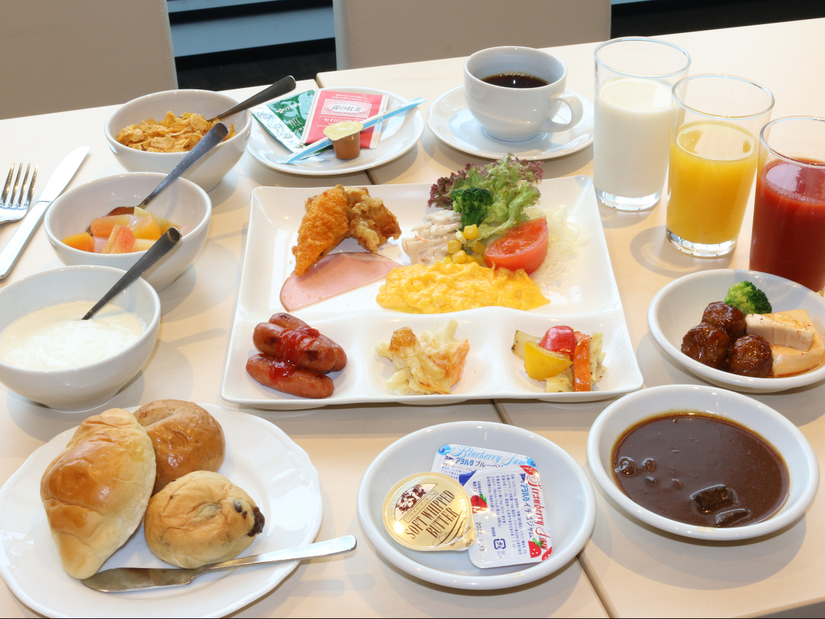 アパホテル〈高岡駅前〉 【朝食ビュッフェ付き】当館おすすめ！旬の食材を取り入れた和洋中50種類のビュッフェ！