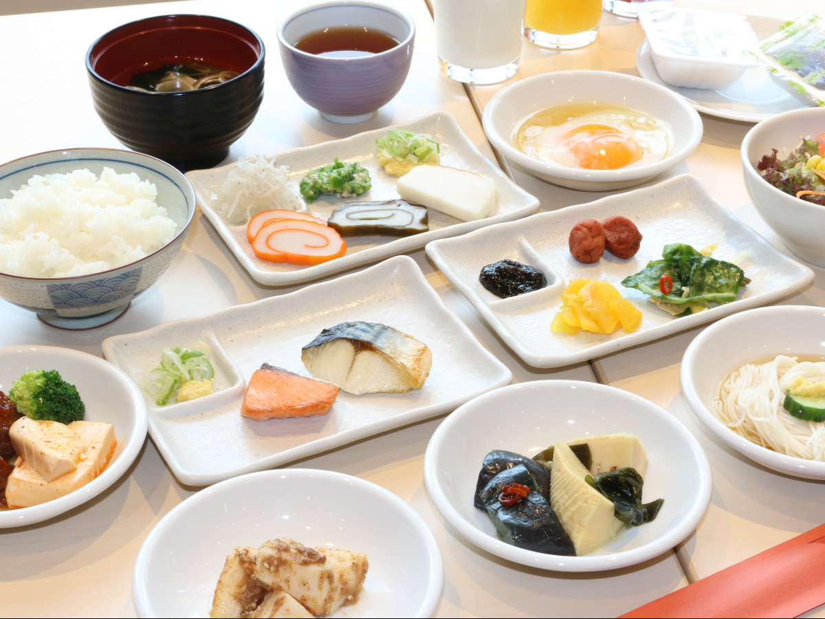 アパホテル〈高岡駅前〉 【朝食ビュッフェ付き】当館おすすめ！旬の食材を取り入れた和洋中50種類のビュッフェ！