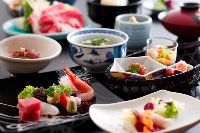 吉田屋山王閣 【一泊夕食付(朝食なし)】のんびり朝寝坊OK＆観光やビジネスで出発が早い方にも■夕食は加賀の四季会席