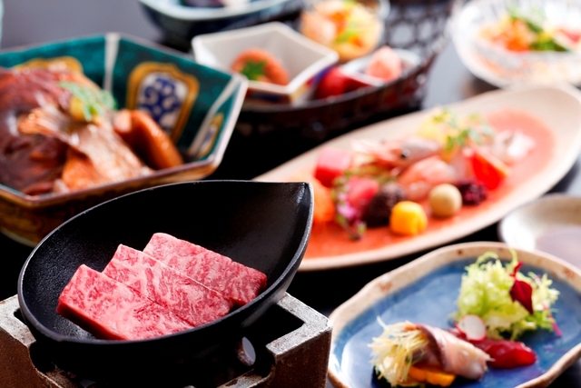 吉田屋山王閣 【自在上撰会席◇お食事処】牛ステーキ・活鮑・のどぐろチョイス【温泉露天風呂付きor温泉内湯付き客室】