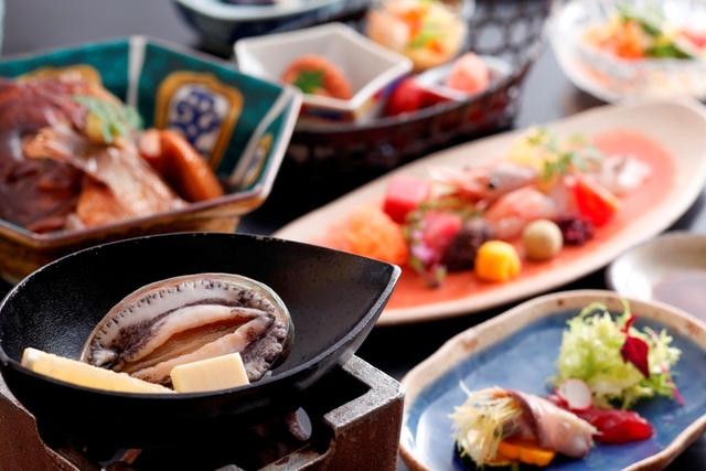 吉田屋山王閣 【自在上撰会席◇お食事処】牛ステーキ・活鮑・のどぐろチョイス【温泉露天風呂付きor温泉内湯付き客室】