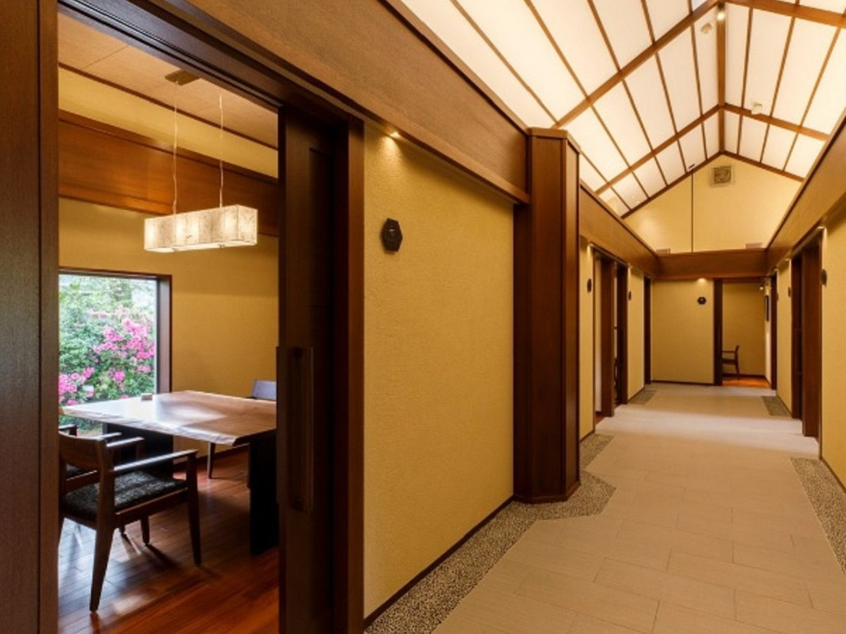 森の栖リゾート＆スパ 【海鮮＆お肉の焼きものコース】個室ダイニング「こま蔵」でプライベートディナー♪（別邸木もれび）