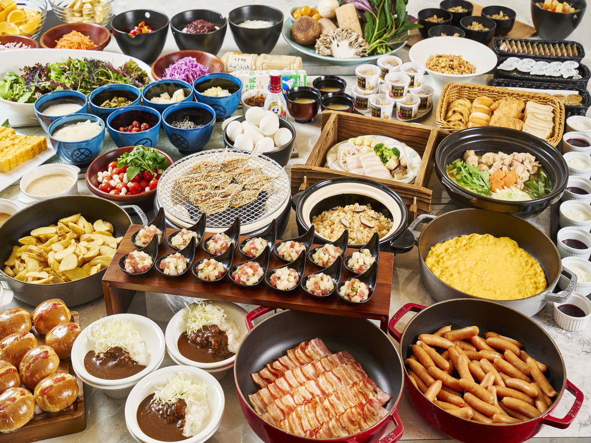 アパホテル〈小松〉 朝食ビュッフェ付きプラン　朝食会場は姉妹館アパホテル〈小松グランド〉3階