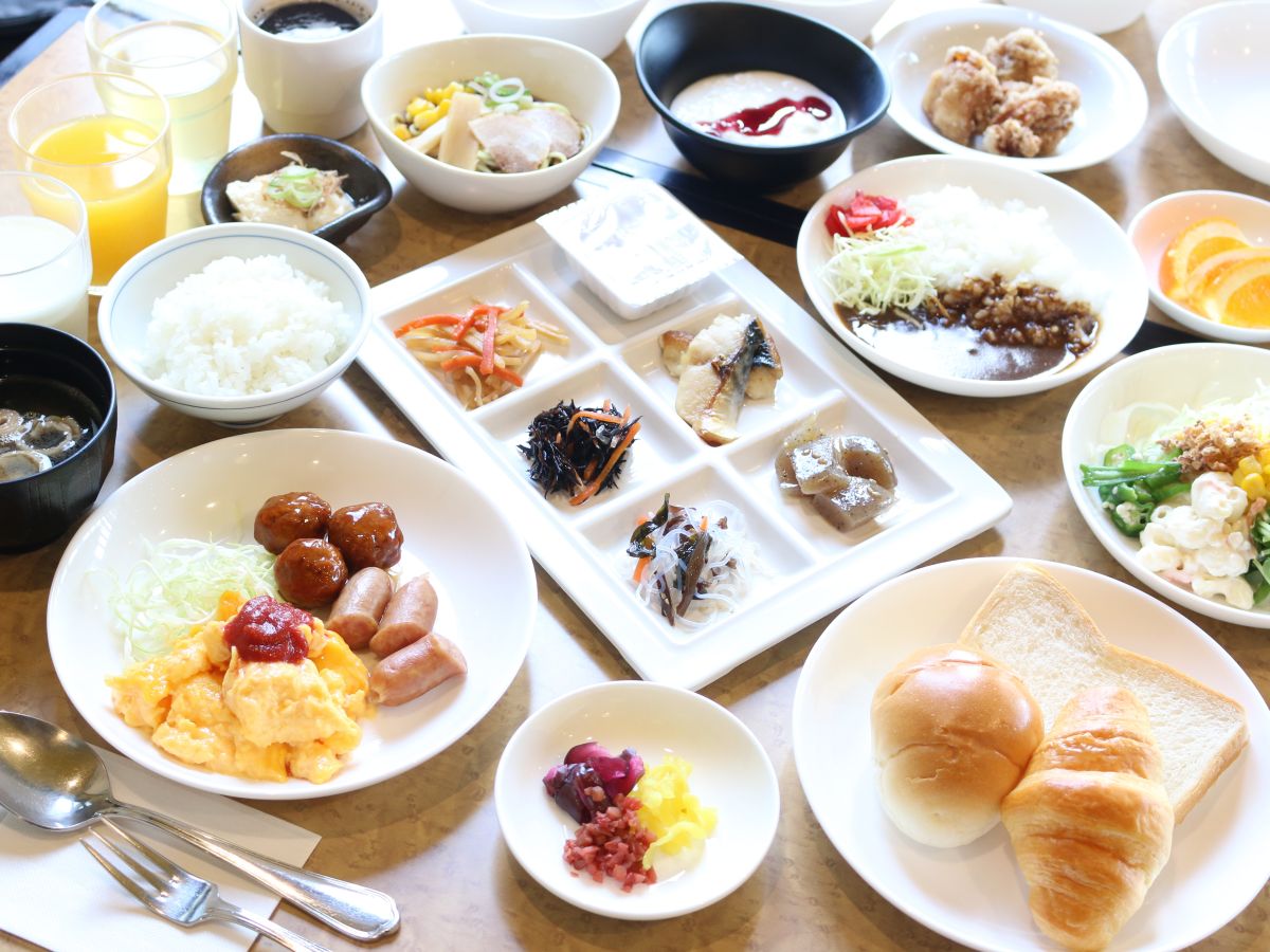 アパホテル〈加賀大聖寺駅前〉 【朝食ビュッフェ付き】　大聖寺駅すぐ横　大浴殿、サウナ・ 駐車場利用無料！【アパは映画もアニメも見放題】