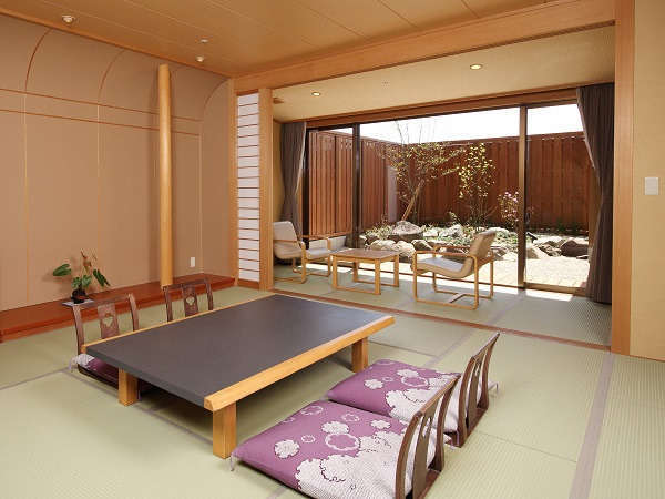 清風荘 半露天風呂付き和室