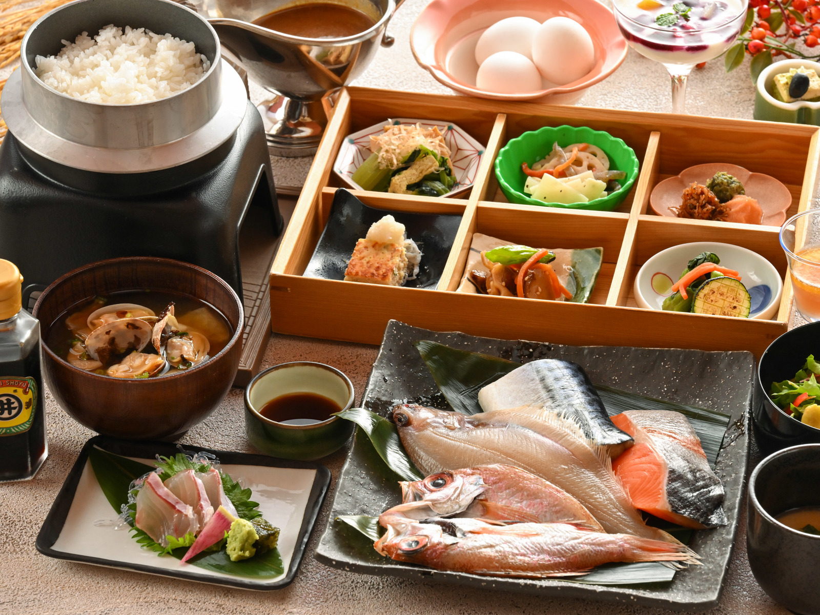 北陸　福井　あわら温泉美松 別邸【美悠】温泉露天風呂付きスイート／夕食：なし／朝食：和定食＜部屋食＞