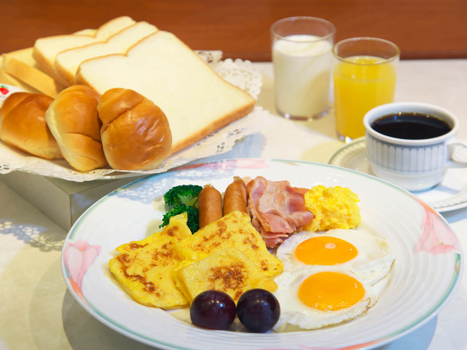 春日居びゅーほてる 【一泊朝食】湯めぐり満喫★ボリューム満点の朝食バイキング！併設の無料駐車場を完備
