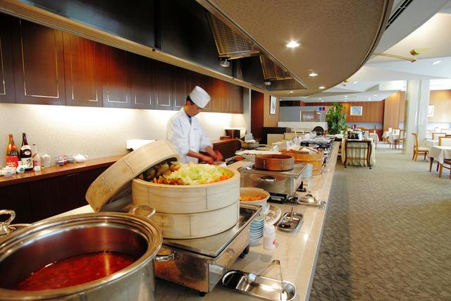 ホテル春日居 【記念日プラン】選べるサプライズギフトと和食スタンダードコースで記憶に残るホテルステイに♪2食付《15時IN／10時OU