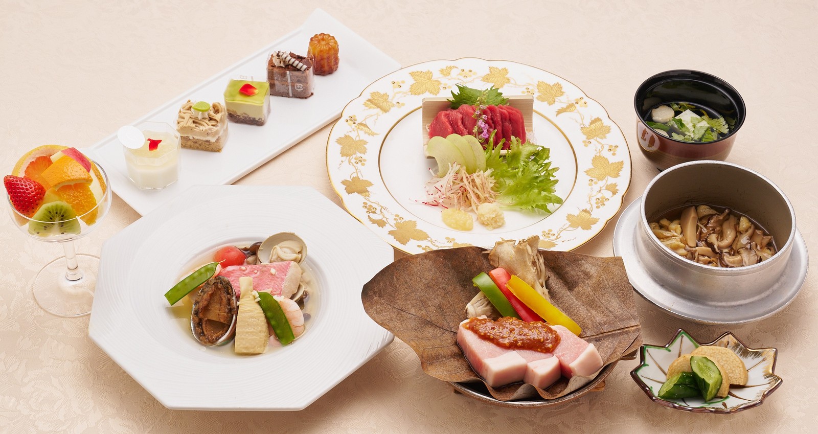ホテル春日居 【食数限定】夕食スタンダードコースと美肌の湯で温泉を満喫♪夕朝食付◇夏季限定屋外プール利用無料