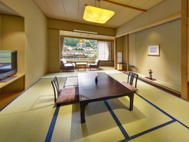 昼神グランドホテル天心 天の館　和室10畳+広縁
