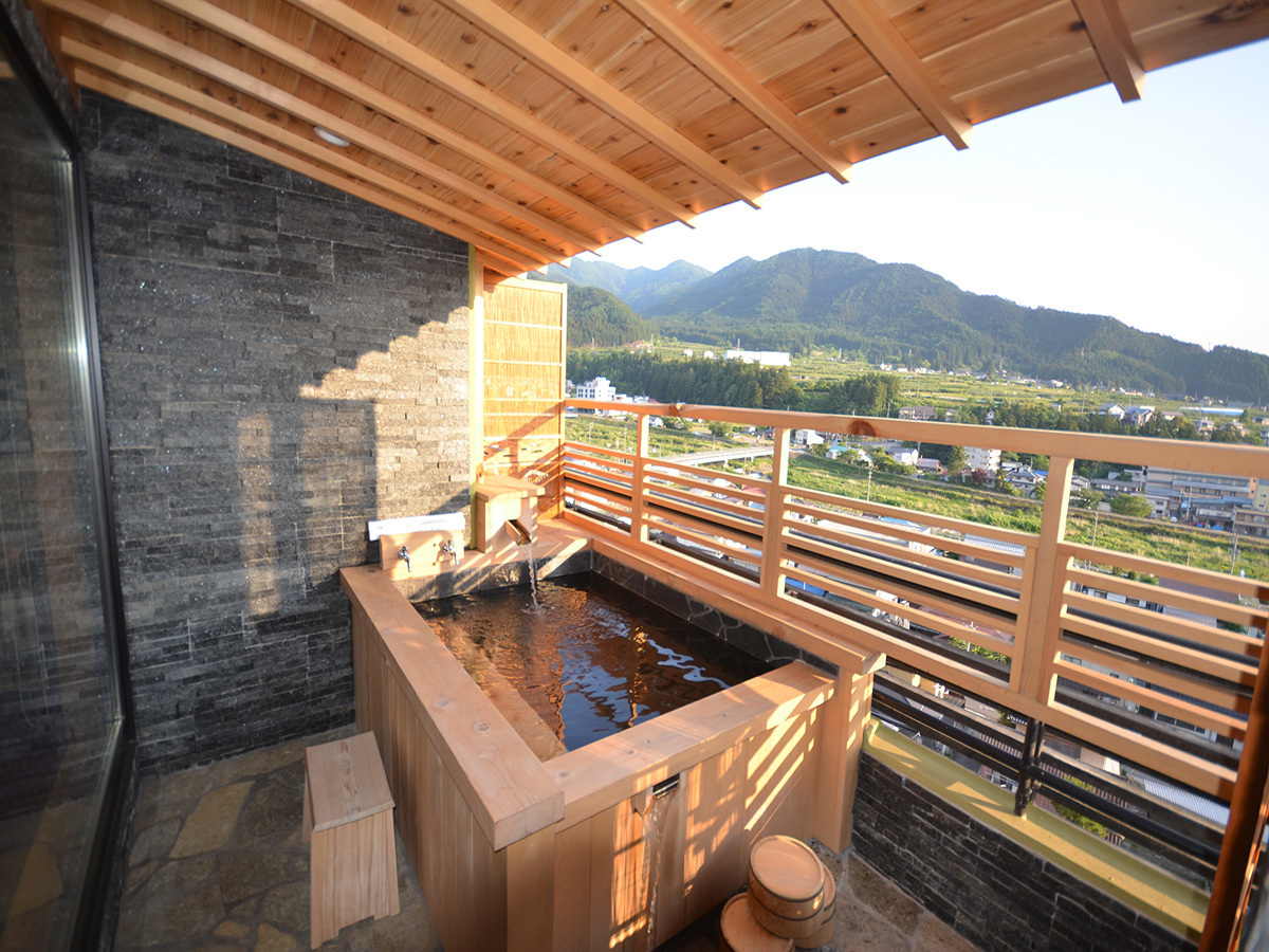一茶のこみち美湯の宿 北信五岳の眺望を独り占め露天風呂客室　一茶の間【朝食のみ】