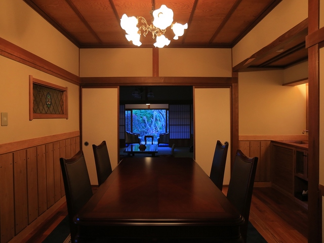 旅館花屋 天然温泉露天風呂付き特別室　和室　７３番の食事室