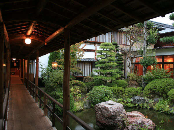 旅館花屋 『１名様につき館内利用券１０００円分』特典付き ～ 贅沢な旅を、さらに楽しく、お得に。思い出深く ～