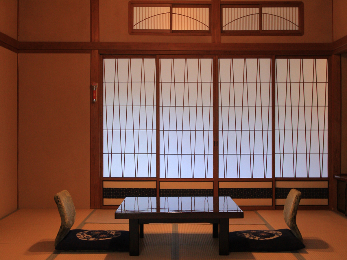 旅館花屋 宮大工の技と心意気が光る　趣のある【本館和室】８+６畳...