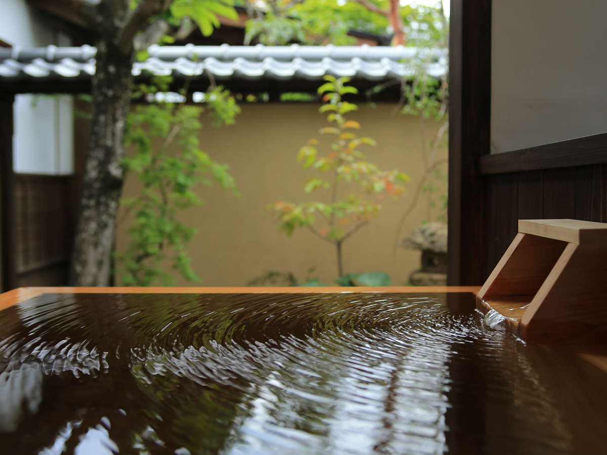 旅館花屋 【貴賓室「武家屋敷 桜御殿」】天然温泉源泉かけ流しの露天風呂