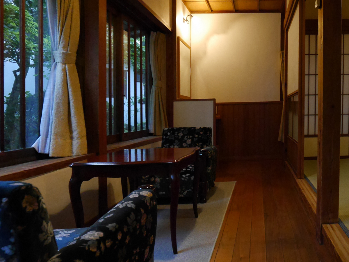旅館花屋 【本館　１５番】広縁