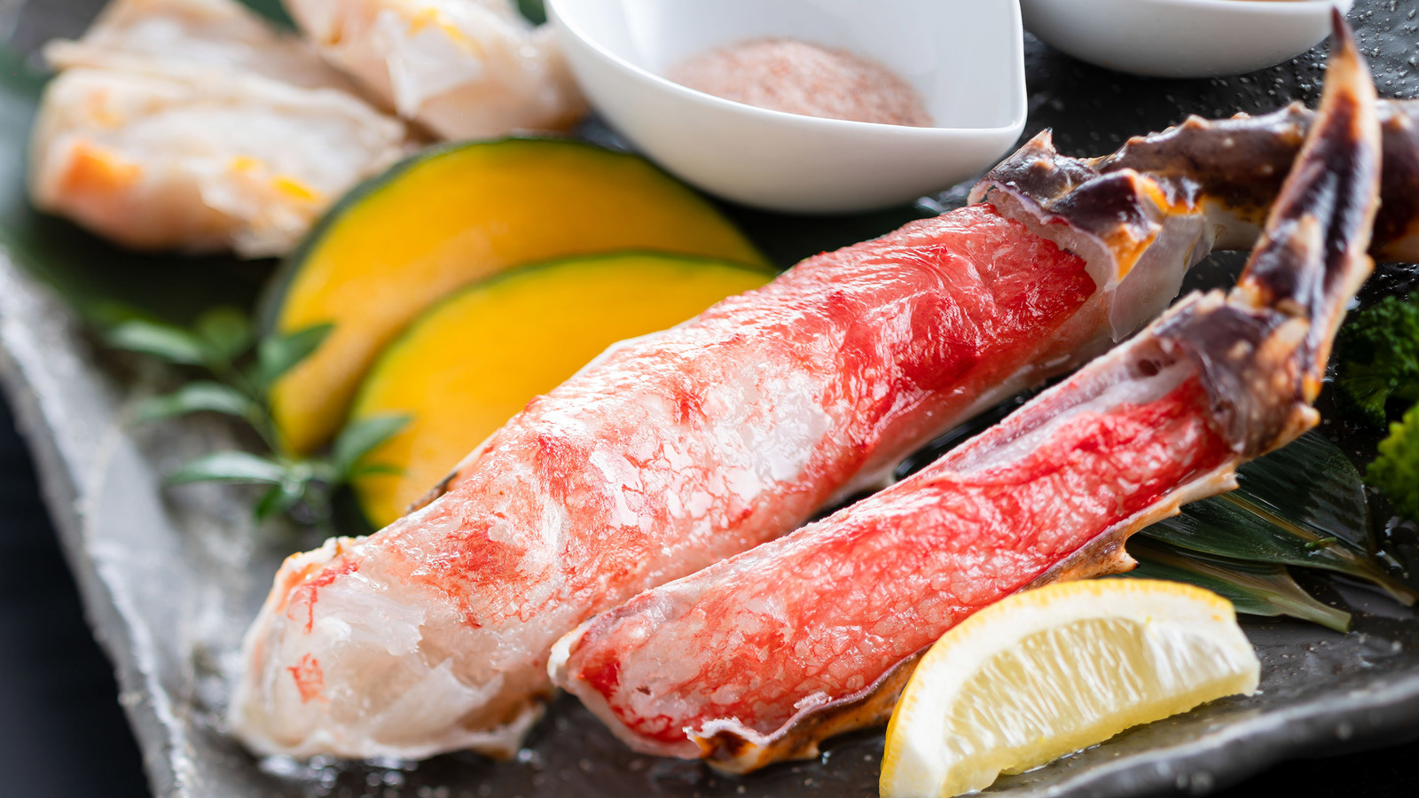 大江戸温泉物語わんわんリゾート 信州上田 【グルメプラン】焼きタラバガニ付 1泊2食 基本バイキングプラン