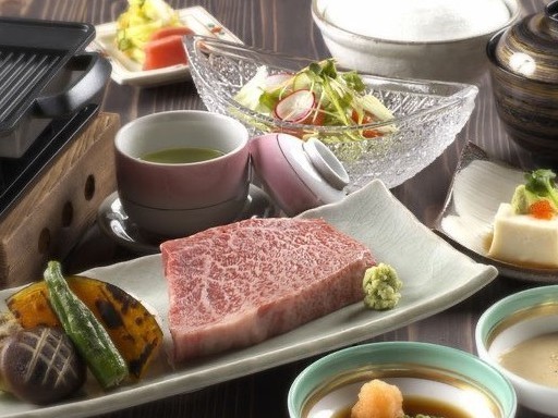たびのホテル飛騨高山 ◇高山の夜を満喫◇スタッフ厳選！おススメの夕食処でいただく夕食＆地元食材を使った朝食ビュッフェ付き
