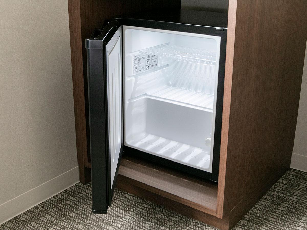 ホテルウィングインターナショナル飛騨高山 【客室備品】冷蔵庫